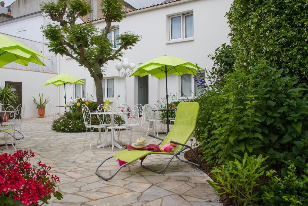 Les Hirondelles Hotel Les Sables-d'Olonne Exterior photo