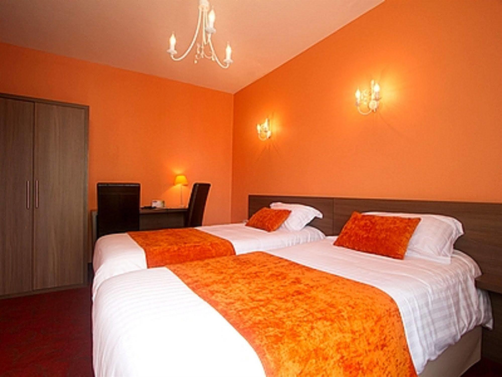 Les Hirondelles Hotel Les Sables-d'Olonne Exterior photo